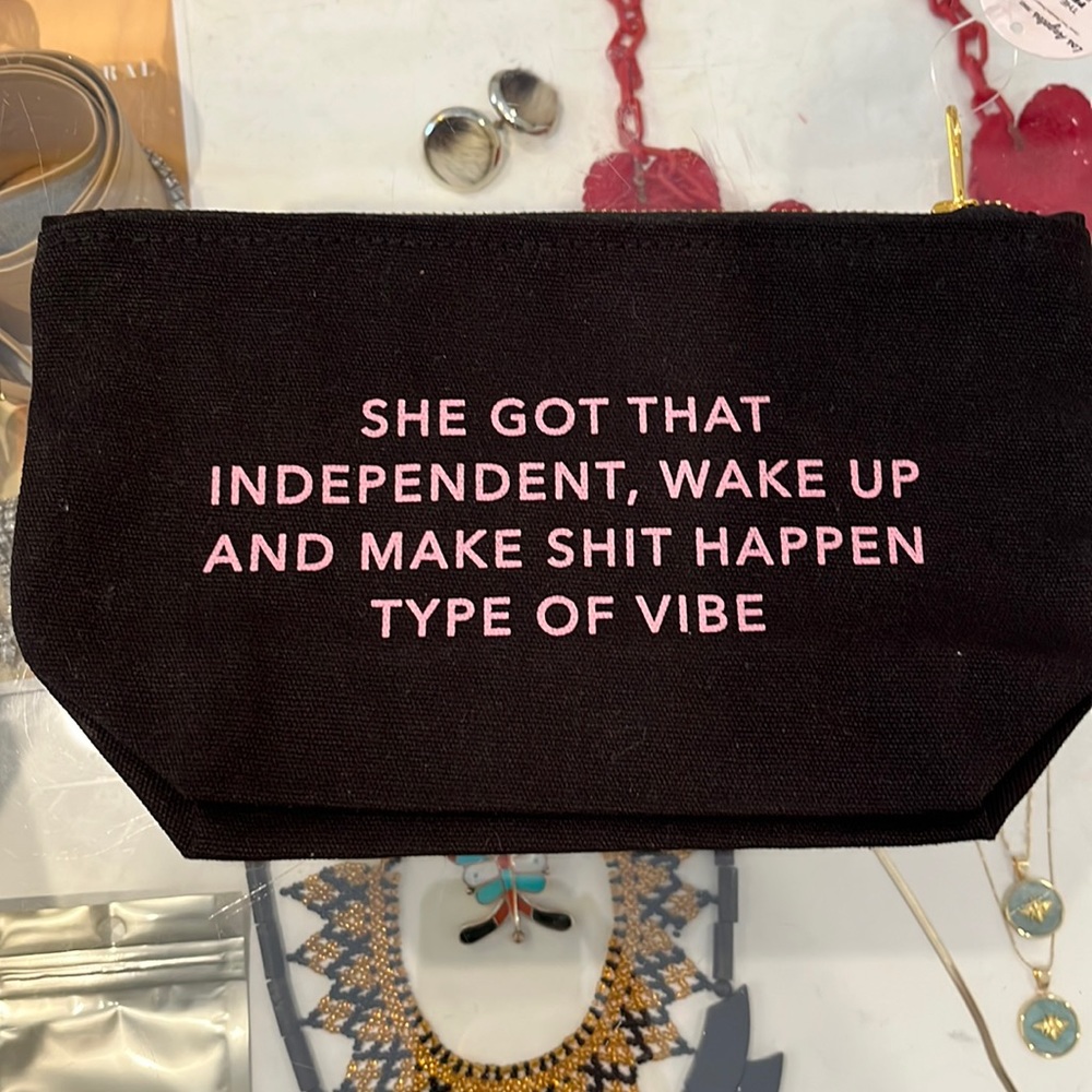 Make up bag gift funny meme boss babe vibe bride pink travel cosmetic bag clutch
